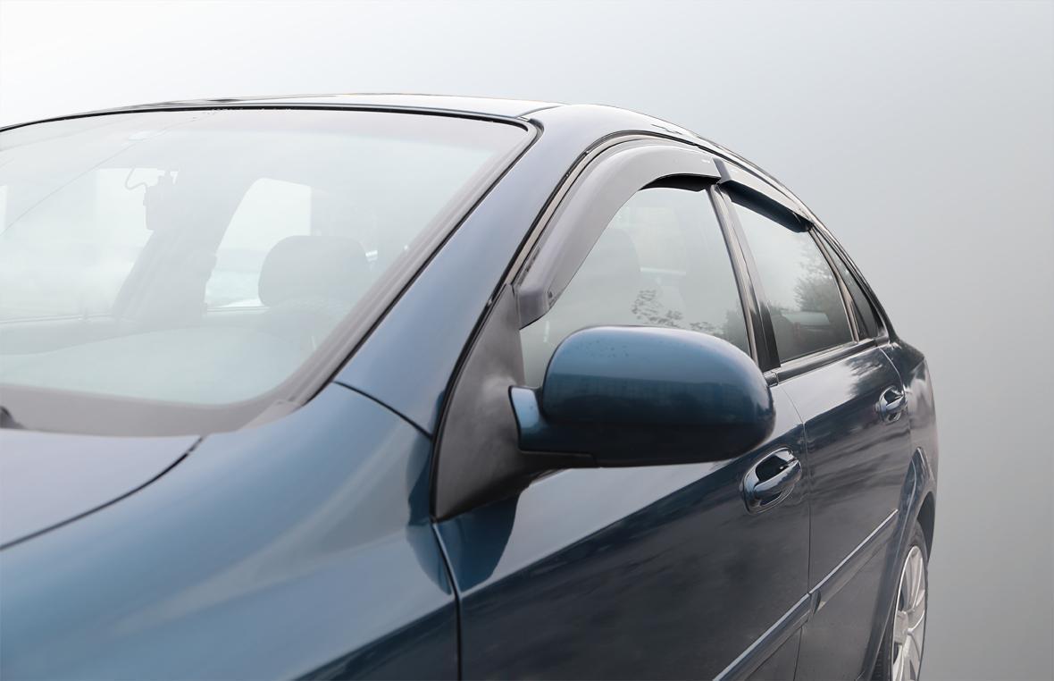 Дефлекторы на боковые стекла Chevrolet Lacetti седан 2004 накладные неломающиеся 4 шт. Voron Glass ДЕФ00225