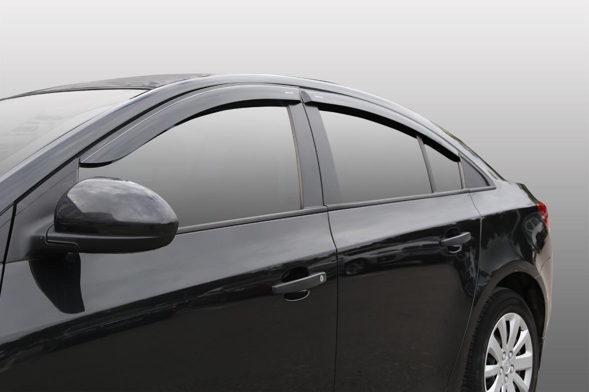 Дефлекторы на боковые стекла Chevrolet Cruze седан 2009 накладные неломающиеся 4 шт. Voron Glass ХИТ ПРОДАЖ